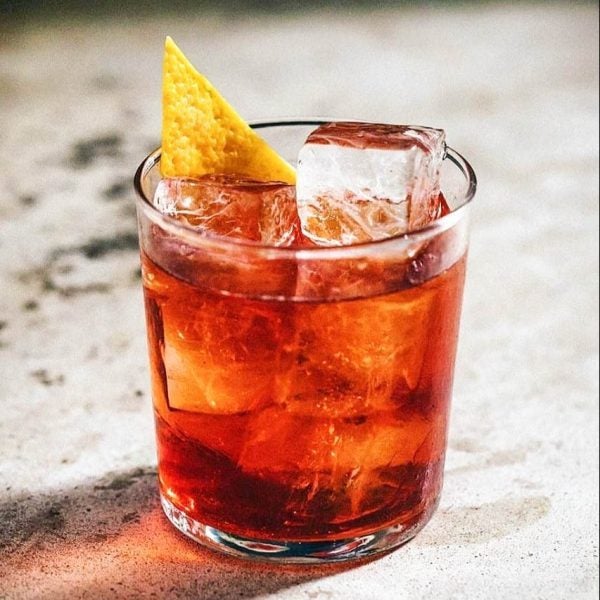 En smuk Negroni cocktail lavet med Beefeater London Dry Gin