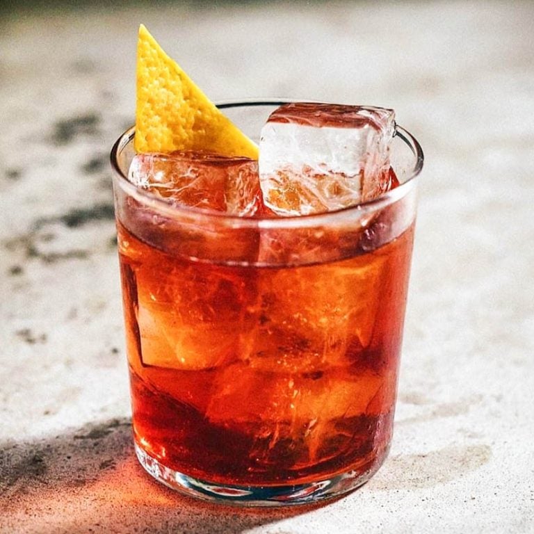 En smuk Negroni cocktail lavet med Beefeater London Dry Gin