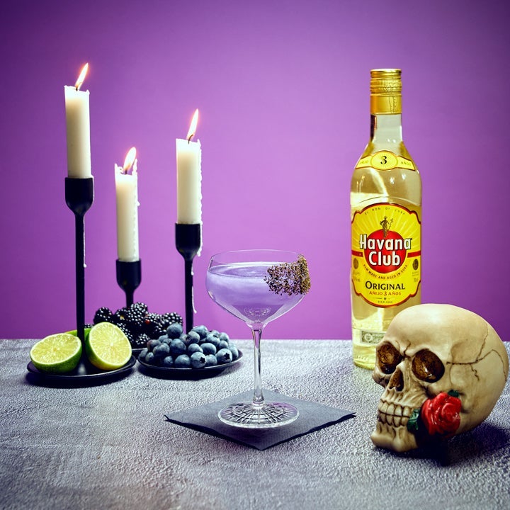 En Spooky Daiquiri drink og Havana Club Original flaske på et bord